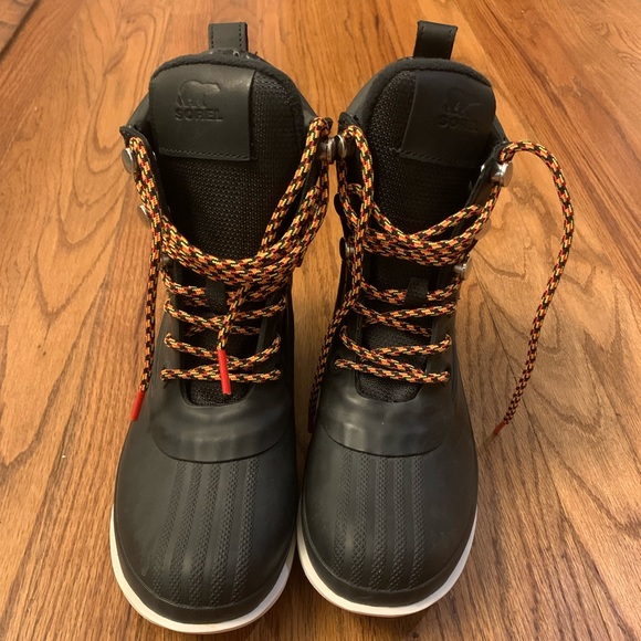 Sorel Women’s Slimpack III Black Hiker- Rain and Snow- Waterproof Boot - Picture 1 of 6